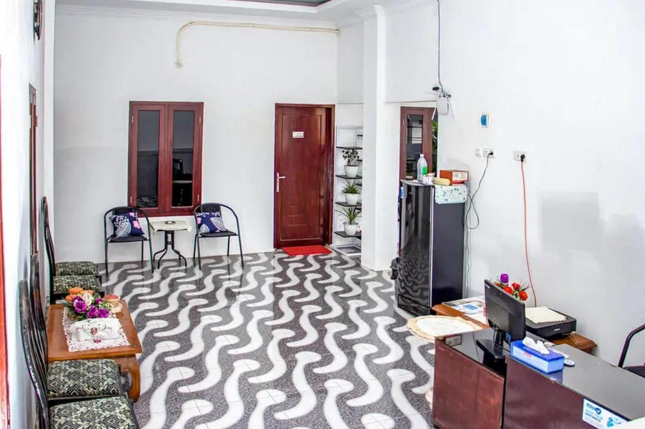 Samar Wulu Guest House Syariah Mitra Reddoorz Near Ketapang Ketapang  Extérieur photo