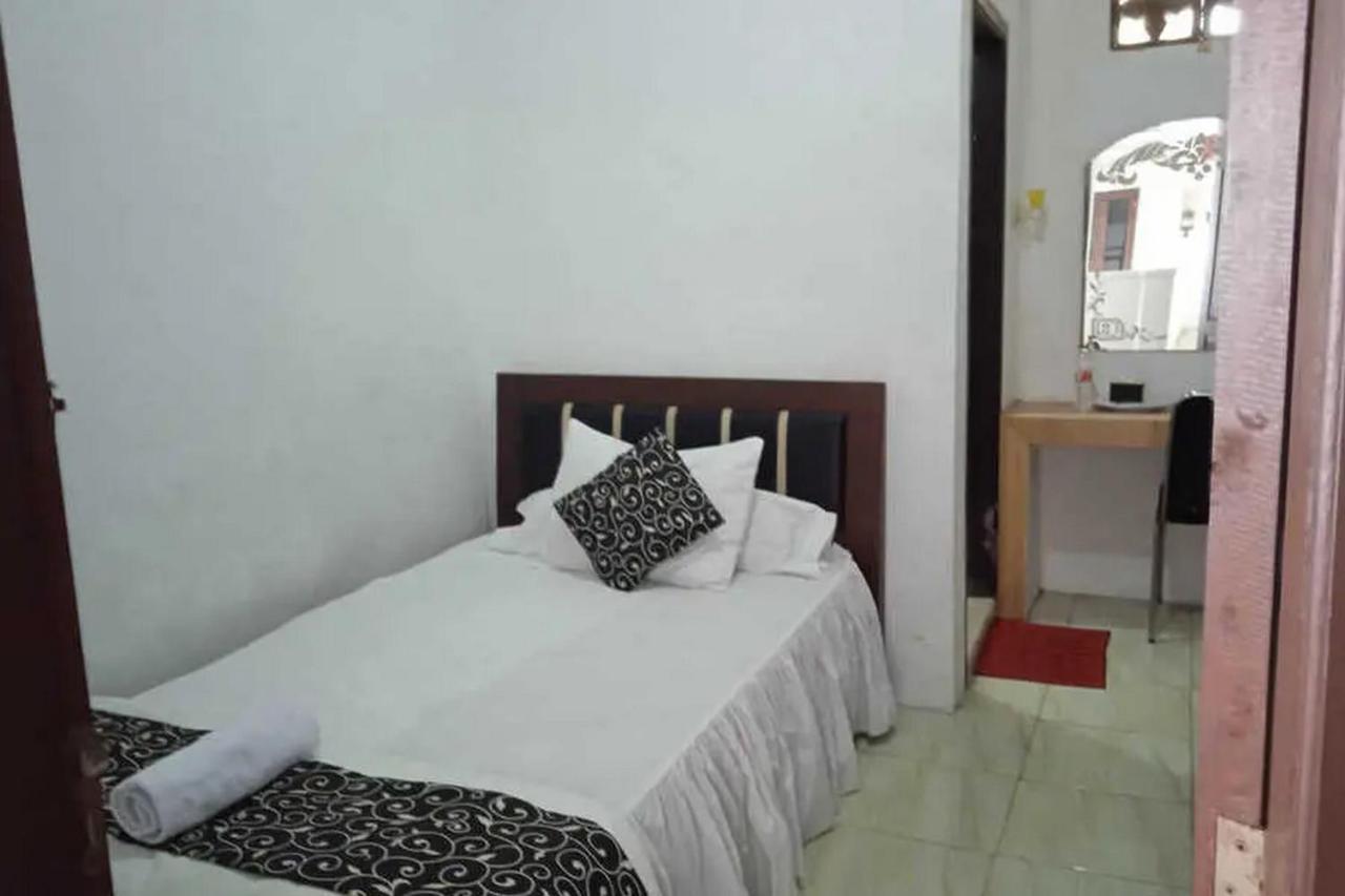 Samar Wulu Guest House Syariah Mitra Reddoorz Near Ketapang Ketapang  Extérieur photo